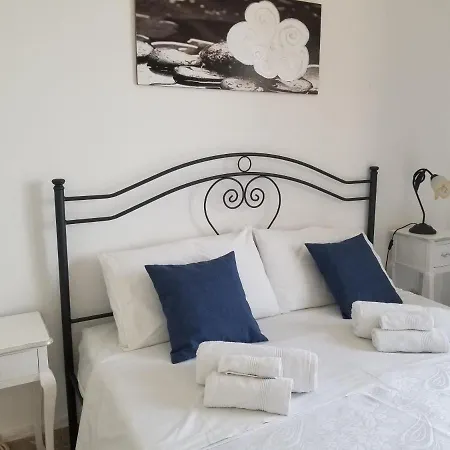 Tra La Rocca E Il Mare Holiday home