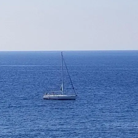Tra La Rocca E Il Mare Casa vacanze *