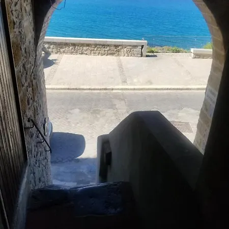 Tra La Rocca E Il Mare Holiday home Cefalu