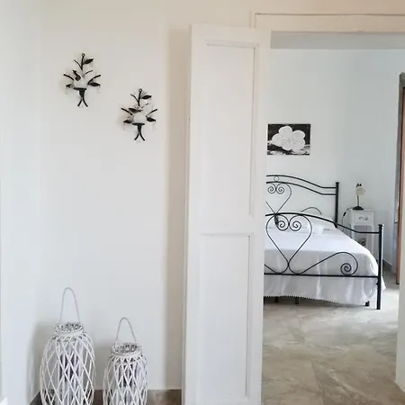 Tra La Rocca E Il Mare Holiday home Cefalu